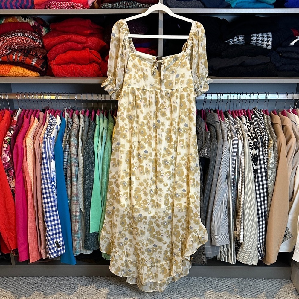 Entro white/tan floral short sleeve curve hem v neck lined midi dress size S NWT